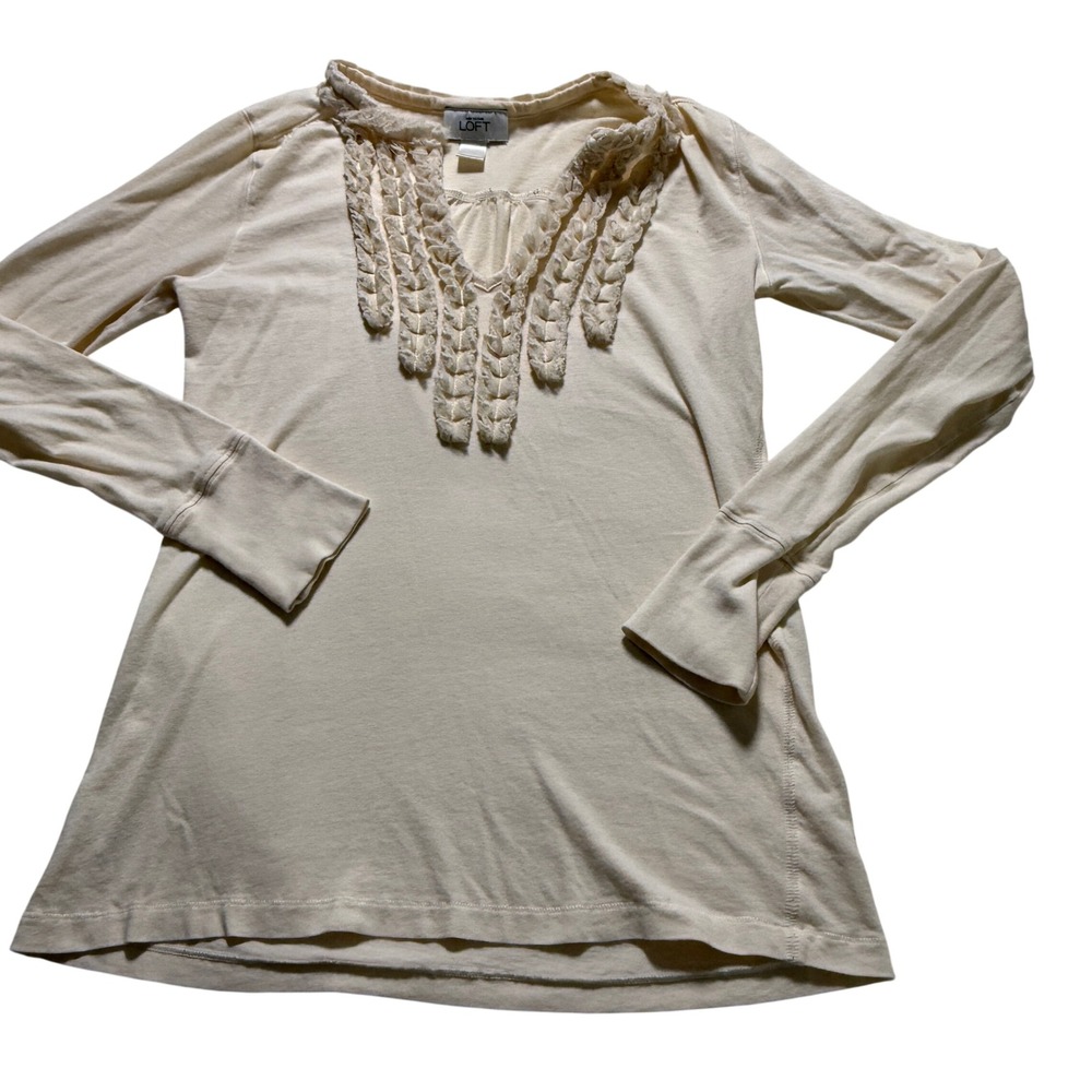 Ann Taylor LOFT Ruffle Bib Top Womens XS Cream Long Sleeve‎ Cotton V-Neck